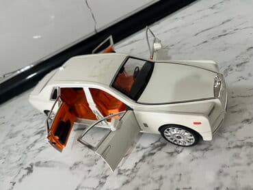 домики для кукол: Miqyaslı model avtomobil – ağ rəngdə, portağal salonlu lüks sedan. - — 10