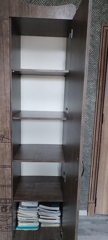 Oğlan və qız üçün, 3 qapılı, Açılan, Düz dolab