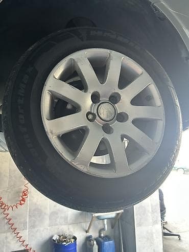 avtomobil kompressorları: Volkswagen orijinal 15" yüngül lehimli disklər və şinlər komplekti — 5