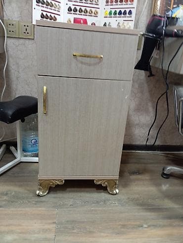 mal əti: Salam salon malları satılır təcili moyka 150 azen manikur stol 2 — 5