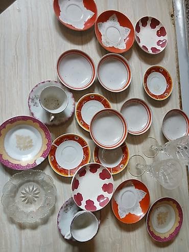 Qarışıq porselen və şüşə qab dəsti - Müxtəlif ölçülü və naxışlı