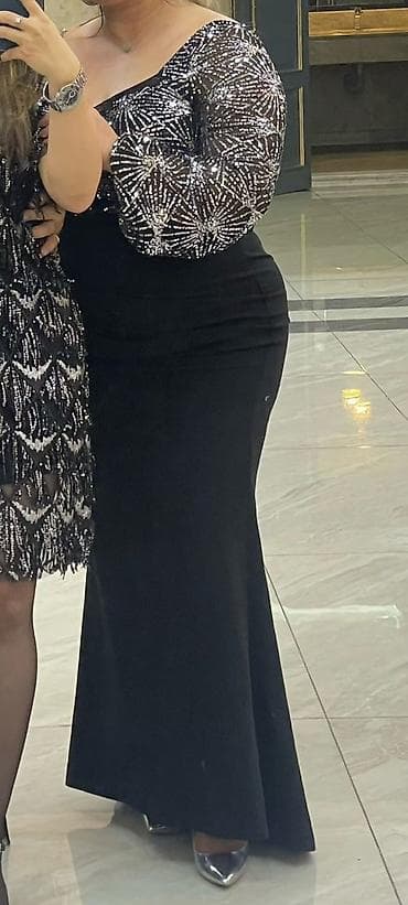 Qara rəngli ziyafət donu Sadəcə 1 dəfə toya geynilib. Alışı 159 azn