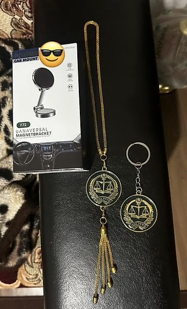 Maşın üçün telefon tutacağı, Edliyye maşın asılqanı ve breloku hamısı