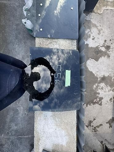 Məhsul: Avtomobil yan şüşəsi (sol ön qapı üçün ehtimal edilir)