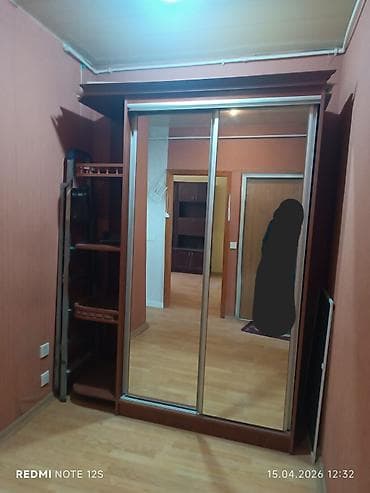 ev ehmedli: Vasitəçi Ofis 
Əşyalar ilə birgə — 3