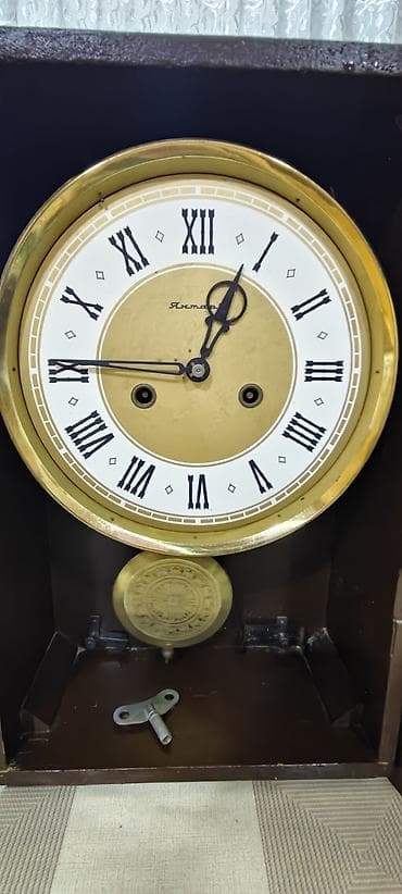 islenmis generator satisi: Divar saatları, Mexaniki, Mayatnik — 3