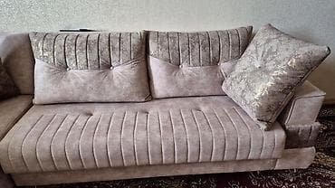 Divanlar: Divan 1 ildən az müddətdə alınıb.1200 manata alınıb .Təcili ev — 6