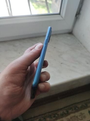 samsung galaxy note: Məhsul: Mavi rəngli smartfon Xüsusiyyətlər: - Korpus: nazik və yastı — 2