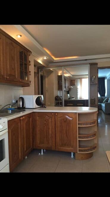 union park 7 mikrorayon kiraye evler: Bayilda 10 mertebeli binanın 7-ci mərtəbəsində yerləşən ümumi sahəsi — 6