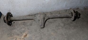 Bu, avtomobillərdə təkərlərə fırlanma ötürən və onları dəstəkləyən tam