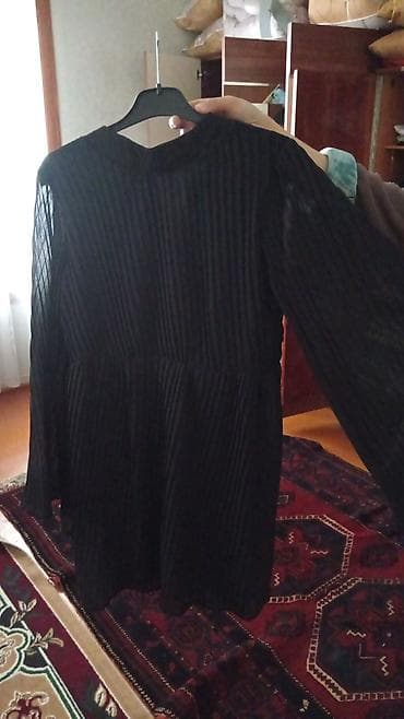 Qara rəngli qadın koftası/bluzu - Model: Uzunqol, geniş kəsim - Parça — 1