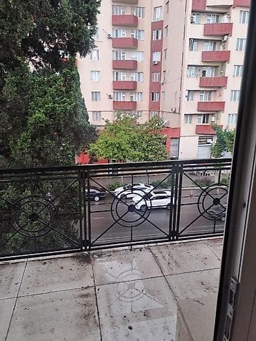 Mənzillər: İcarəyə verilən mənzil – şəhər küçəsinə baxan balkonlu - Plan: 2 otaq — 9