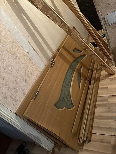 Строительные леса: İç qapı dəsti – şüşəli dekorlu, ağac naxışlı - Material: MDF/laminat — 2