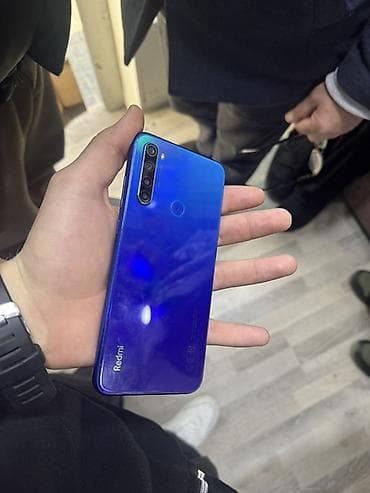 Redmi smartfon – mavi rəng Xüsusiyyətlər: - Arxa tərəfdə 4-lü kamera