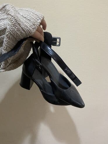 ботильоны на каблуке: Qadın ayaqqabısı – qara rəngdə, qalın topuqlu - Model: burnu iti — 3