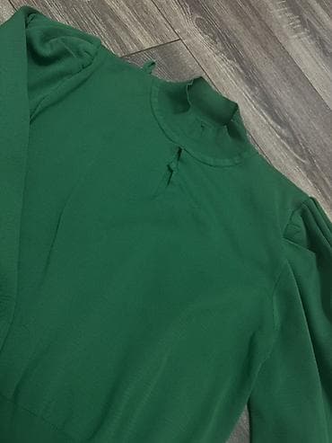 green witch saat: Yaşıl rəngdə qadın bluzası - Model: uzunqol, balon formalı qol ucları — 5