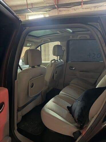 renault meqane: Renault Scenic (II) — qara rəngli, 5 qapılı kompakt miniven. Şəhər və — 7