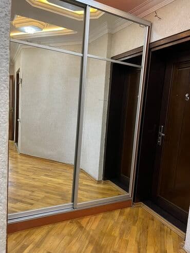 шкафы купе: Купе, 3 двери Прямой шкаф, Гардеробный шкаф — 1