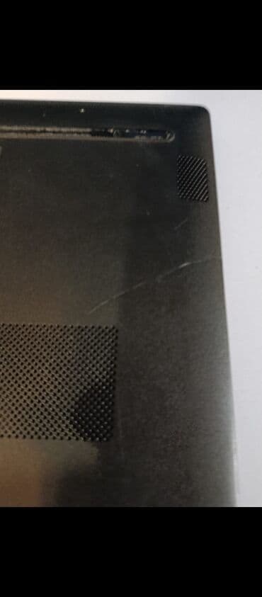 Masaüstü kompüterlər və iş stansiyaları: HP noutbuk alt tarafında küçük bir çatlak vardır ama hiç bir — 15