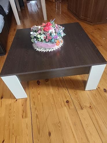 i̇şlənmiş divan: Künc divan, İşlənmiş, Açılan, Bazasız, Dəri, Çatdırılma yoxdur — 4