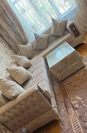 Divan jurnalni ilə 500azn satılır. Ölçü 2×2,7. Açılmır baza yoxdu bir lalafo.az -da Divan jurnalni ilə 500azn satılır. Ölçü 2×2,7. Açılmır baza yoxdu bir