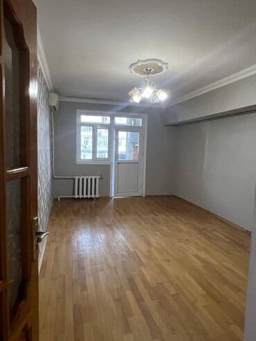 kirayr evler: Ev əşyazsızdır. Qaz,su,işıq daimidir. 3otaqdır. Binanın həyətində — 8