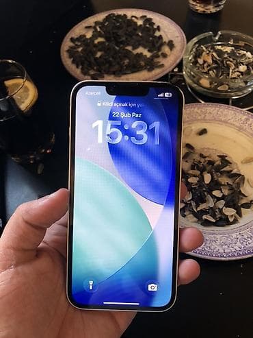 iphone nauşnik: IPhone 13, Ağ, Face ID — 8