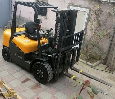 Günlük, həftəlik, aylıq icarəyə verilir. Bütün növ yeklərin yüklənməsi