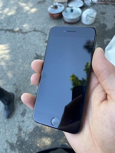 iphone 6s plus 2. el: IPhone 7, 32 GB, Qara, Barmaq izi — 4