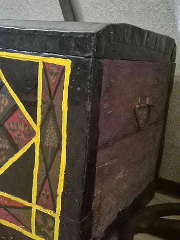 Süni güllər: Əl işi taxta sandıq – dekorativ rəngli naxışlı - Material: bərk — 5