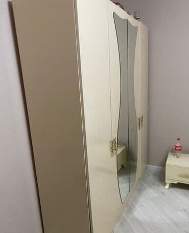 güzgülü: İşlənmiş, Açılan, 4 qapılı Düz dolab, Qarderob, paltar dolabı — 1