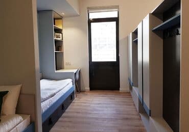 Telebe qizlar yatak evi yalniz qizlar teleb olunur 24 saat muhavize