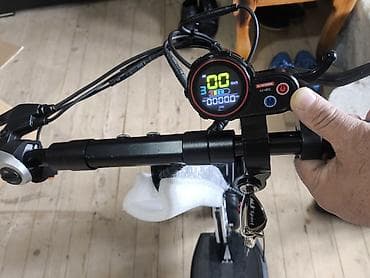 samakat: Elektrik skuter – qara/qırmızı dizayn, güclü şəhər və off-road yürüşü — 10