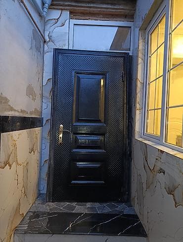 Dəmir giriş qapısı bina evinə qoyulub istifadə olunmayıb yaxın