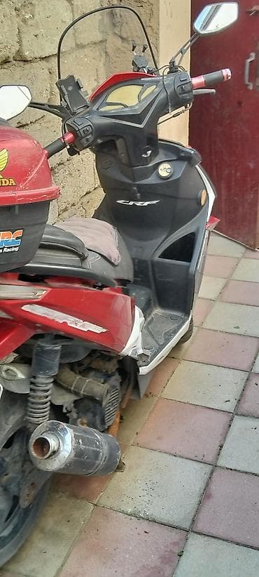 ön şüşə: Honda CRF üslubunda şəhər skuter/moped - Marka/model: Honda (skuter) — 4