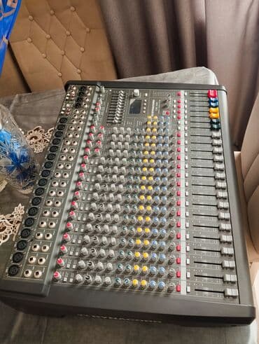 Səhnə və tədbirlər üçün tam səs sistemi paketi Tərkib: - Mixer pultu