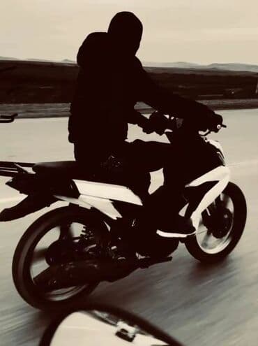 Qaşıqlar: Sport stilində şəhər motosikleti - Rəng: ağ-qara, aqressiv dizaynlı — 5