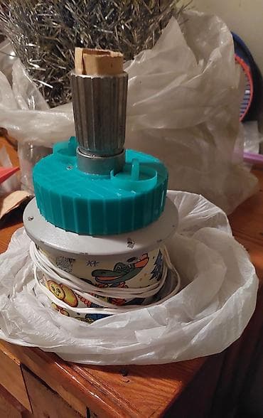 yolka bezeyi: Elektriklə işləyən fırlanan bayram ağacı dayağı - Şəbəkəyə qoşulan — 2