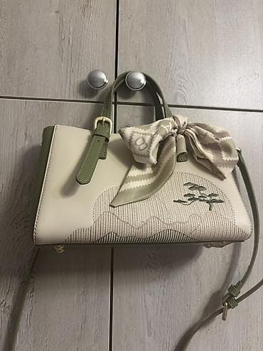 Çantalar: Əl çantası, Yeni — 1