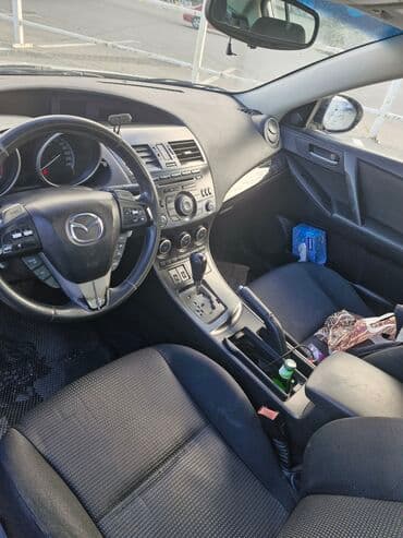 спойлер мазда демио: Mazda3 sedan – ağ rəng, 4 qapı, 5 yerlik.KREDET iLKiN ODENiS 3700 — 8