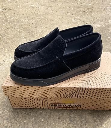 Qara vilvet, Hündür altlıqlı ayaqqabı Yenidir, ölçü 39-40 Metrolara