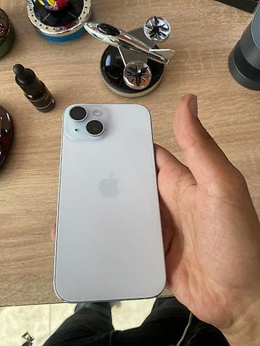 iphone ikinci əl: IPhone 15, 128 GB, Ağ, Simsiz şarj, Face ID — 3