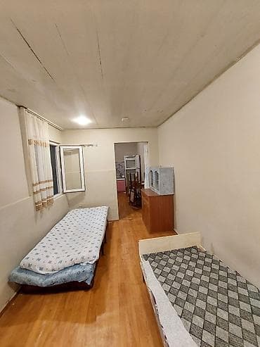 Kirayə üçün kiçik studiya tipli otaq - Plan: girişdən salon/yataq