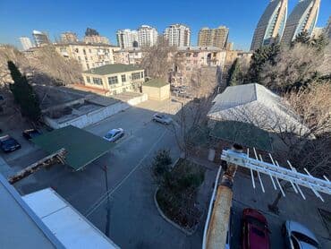 merkez: Bakı, Yasamal, 2 otaqlı, Köhnə tikili, m. Elmlər Akademiyası, 75 kv. m — 16