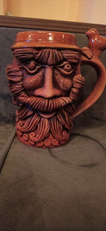 Əntiq radio: Məhsul: Singer mexaniki tikiş maşını (antik model) Xüsusiyyətlər: - — 4