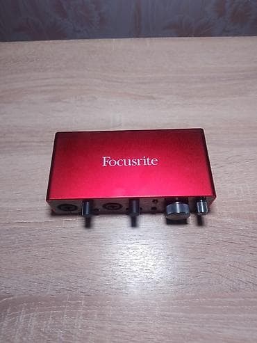 ses guclendiri: Focusrite Scarlett 2i2 USB audio interfeysi heç bir problemi yoxdur 0 — 1