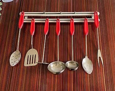 mal əti: Sovetindir. İşlədilməyib. Mətbəx ləvazimatları dəsti + divar asqısı — 1