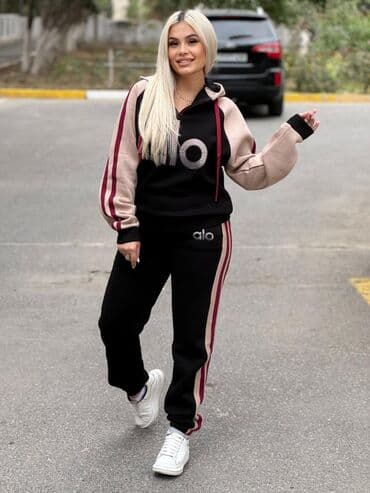 Digər qadın geyimləri: Qadın sport dəsti – kapşonlu, fermuarlı üst və şalvar -Razmer: s m — 7