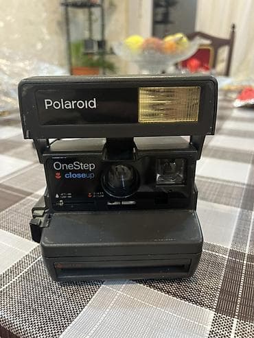 Polaroid OneStep CloseUp instant fotoaparat - 600 film ilə işləyir