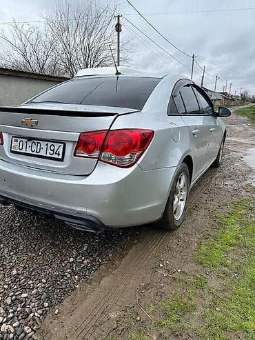 Chevrolet Cruze sedan - Kuzov: sedan, gümüşü rəng - Mühərrik və lalafo.az -da Chevrolet Cruze sedan - Kuzov: sedan, gümüşü rəng - Mühərrik və